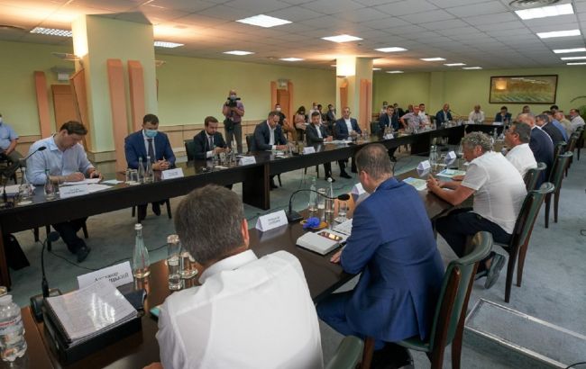 Зеленский встретился с руководством Одесского припортового завода