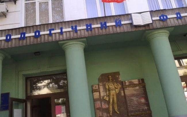 ДонНУ намерен вывезти барельеф Стуса в Винницу