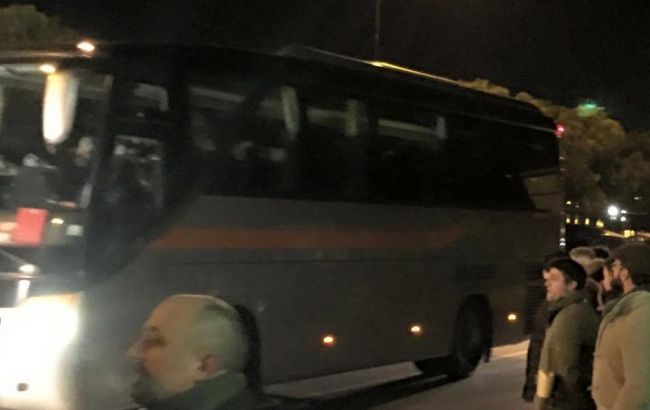 В Италии мигранты устроили бунт в лагере для беженцев