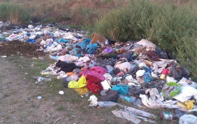 В Ровенской области полиция задержала фуру с львовским мусором