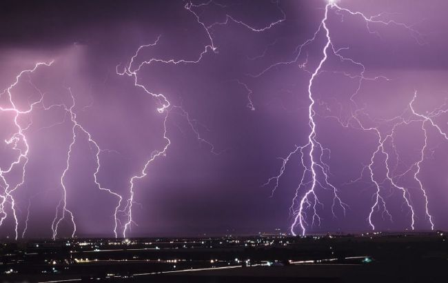 В Украину мчится новый мощный циклон: какие области затопит ливнями