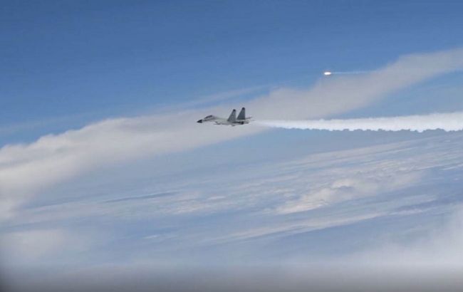 Пентагон звинуватив Китай у "централізованій" кампанії перехоплення літаків США