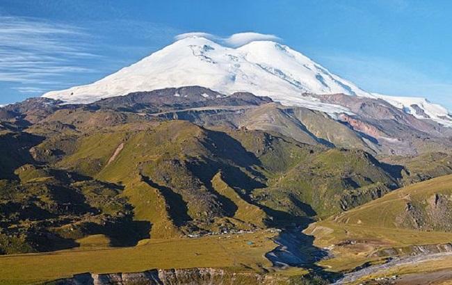 В районе Эльбруса сошел сель, в горах заблокированы более 200 туристов