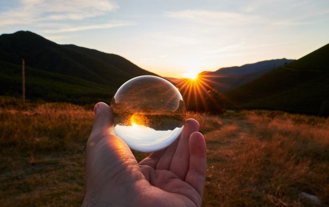 Кармічний день ретроградного Сатурна: астролог дала поради на суботу, які прикличуть у життя успіх