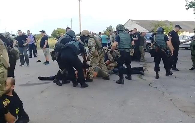 Полиция задержала ветеранов АТО на агрофирме в Кировоградской области