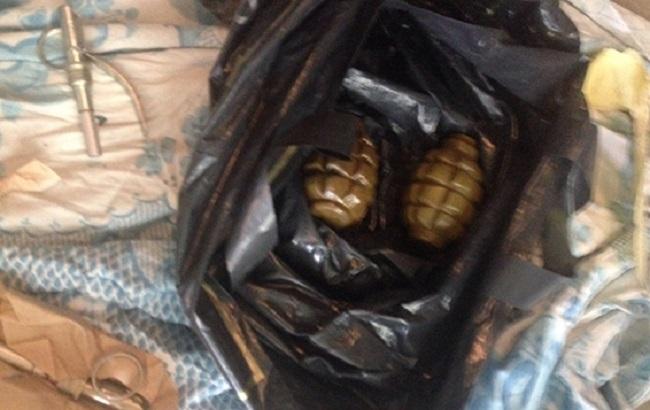 У Херсоні поліція затримала жінку зі зброєю та боєприпасами