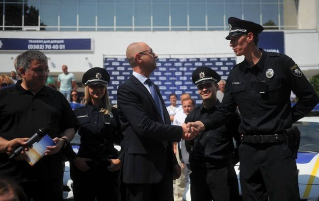Патрульна поліція запрацює в Хмельницькому в грудні, - Яценюк