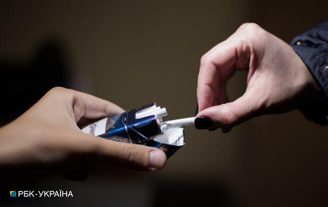 Свободное от дыма поколение: Британия готовит запрет на покупку сигарет для молодежи