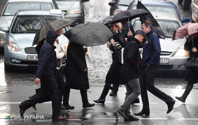 Ливни и сильный ветер: прогноз погоды на сегодня