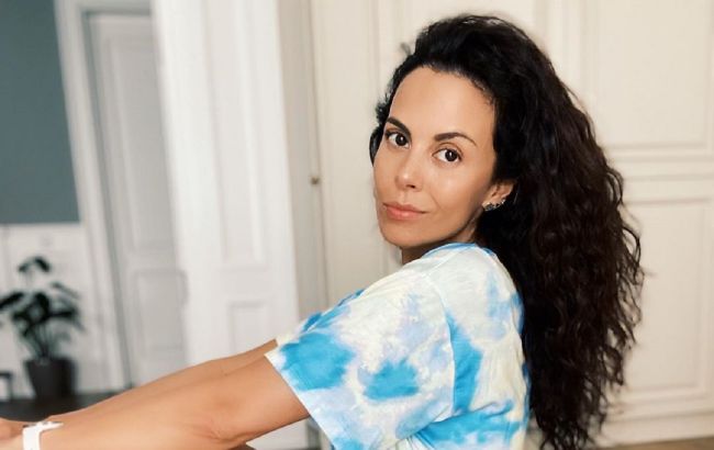 Как это мило! Каменских в пижаме и без макияжа умилила нежностью с малышом