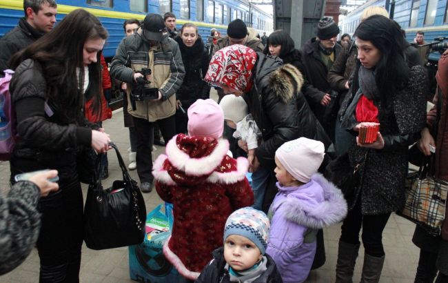 В Минсоцполитики назвали число зарегистрированных переселенцев из Крыма и Донбасса