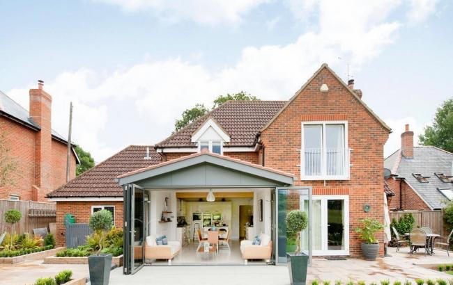 Надежно и красиво: строительство из красного кирпича