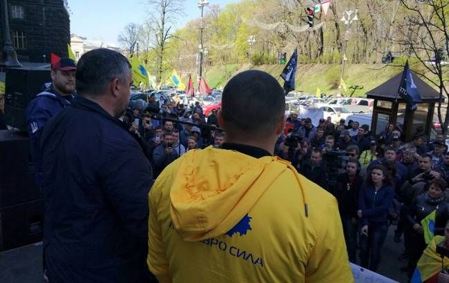 Активисты предупредили о новой акции протеста, если Кабмин таки повысит цены на бензин