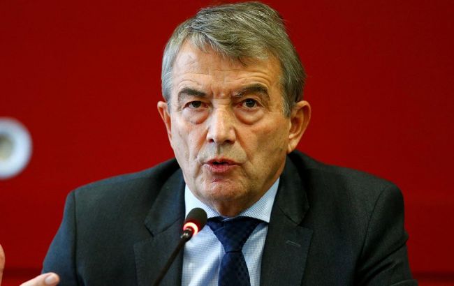 Крупного чиновника ФИФА на год отстранили от футбола