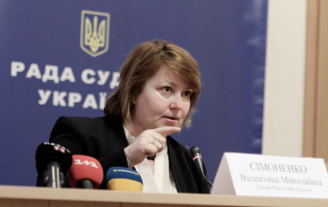 Совет судей рекомендует останавливать судебные процессы при угрозах и массовых акциях