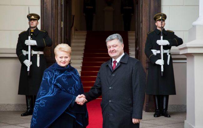 Порошенко: мы не поддадимся шантажу России в пероговорах по ЗСТ Украины с ЕС