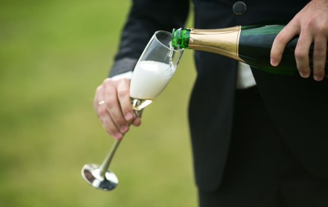 Шампанське зі "сюрпризом": 10 ознак, що у вас алергія на ігристе