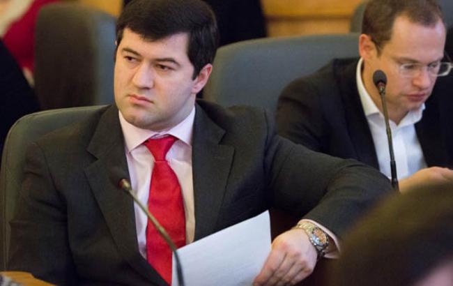 Насиров хочет привлечь граждан к проверке наличия лицензий на алкоголь и сигареты