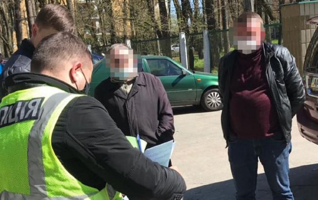 Под Киевом задержали главу пансионата: брал взятки за проживание пожилых людей