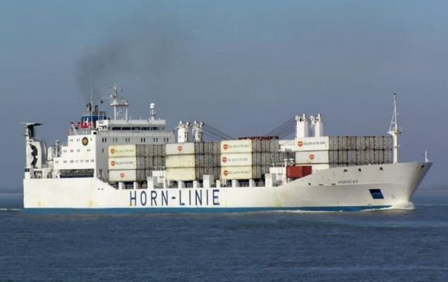 В Аденській затоці зламалося судно з українцями. Один моряк помер