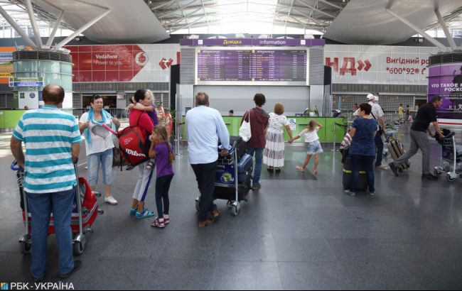 В Україну спецрейсами повернулися ще майже 700 українців