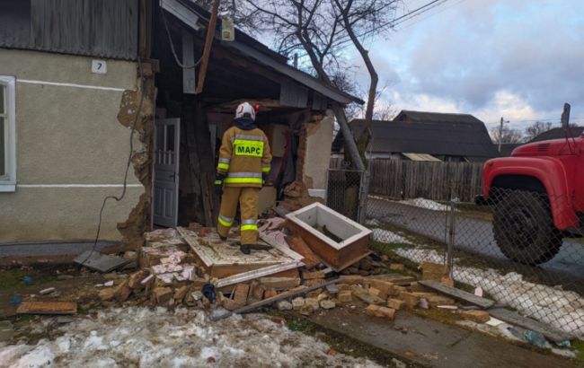 В жилом доме на Прикарпатье произошел взрыв: есть пострадавший