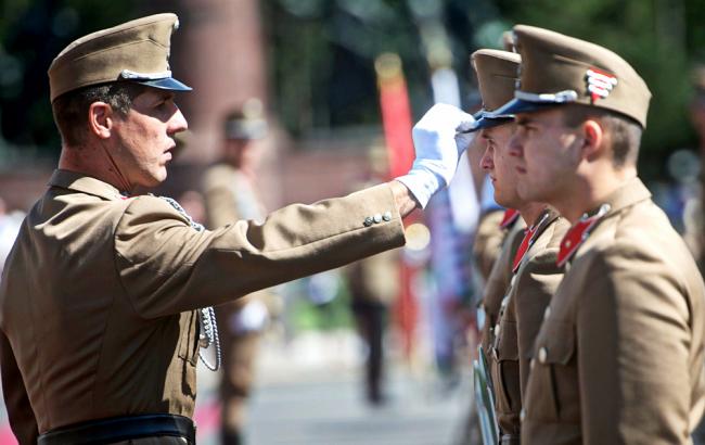 Венгрия объявила частичную мобилизацию из-за мигрантов