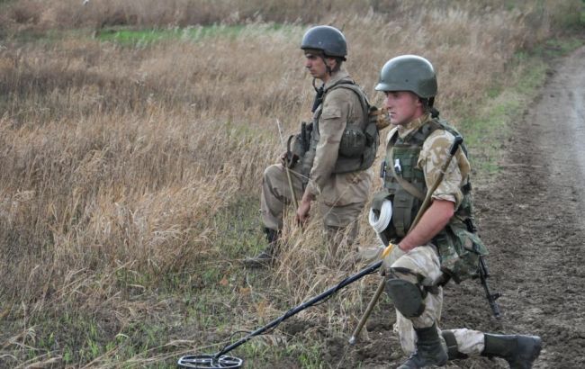 Для разминирования Донбасса задействовали 27 групп и кинологическую службу, - Минобороны