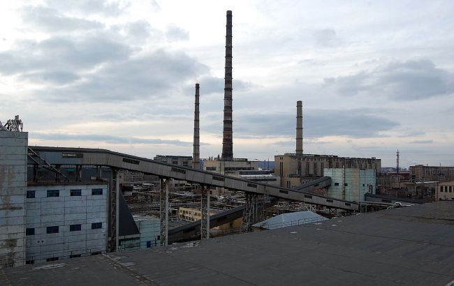 Росіяни "ріжуть" Сєвєродонецький "Азот" і вивозять обладнання, - мер