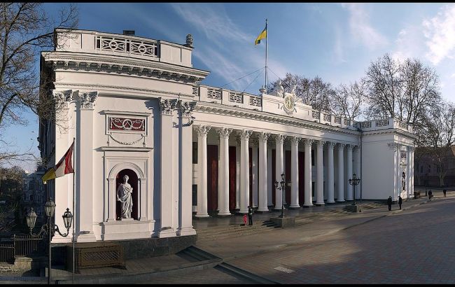 Через "мінування" Одеської міськради евакуювали 60 людей