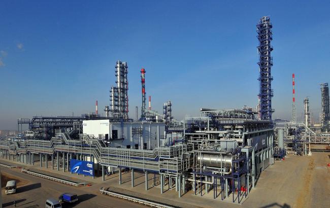 РФ понесет миллиардные потери из-за новых правил заправки судов, - Bloomberg