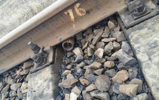 Полиция обнаружила взрывное устройство на железнодорожном перегоне "Красноармейск-Доброполье"