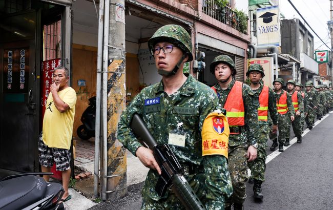 Тайвань переводить війська у підвищену бойову готовність. Усе через навчання Китаю