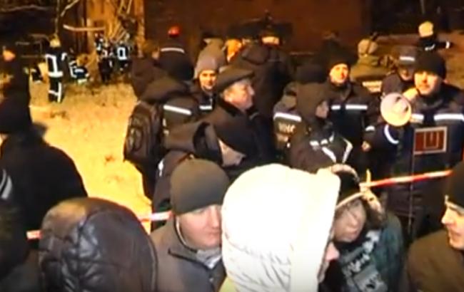 Опубликовано видео с места обрушения общежития в Чернигове