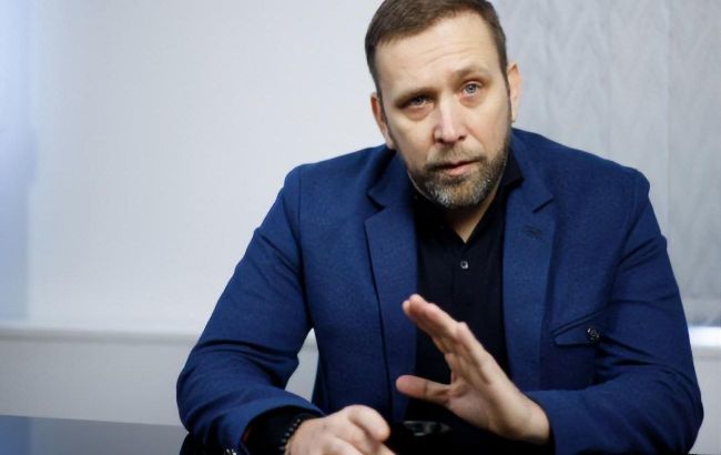 Черноморская таможня блокирует въезд перегруженных фур в порты