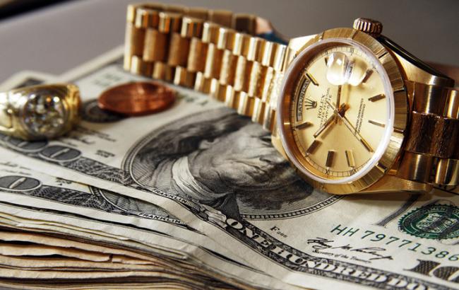 Треть украинцев считает, что богатые люди не могут быть успешными политиками, - опрос