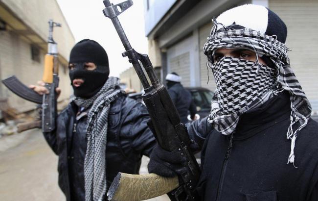 В Лондоне вооруженный мачете мужчина ранил трех человек в  метро