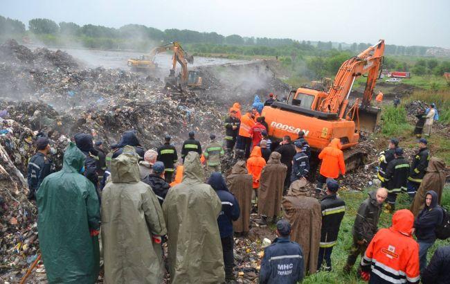На Грибовической звалищі через загрозу повторного обвалу зупинили рятувальні роботи