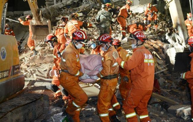 Кількість жертв обвалу будинків в Китаю досягла 22
