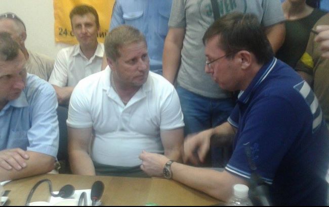 Прокуратура будет требовать отпустить комбата "Айдара", - Луценко