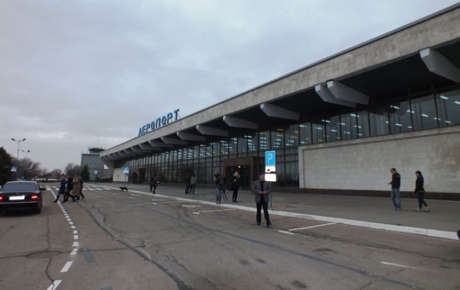 В Україні через снігопади не працюють аеропорти в Сумах та Херсоні