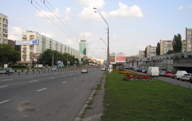 В Киеве неизвестные обстреляли из пистолета прохожих, 2 раненых