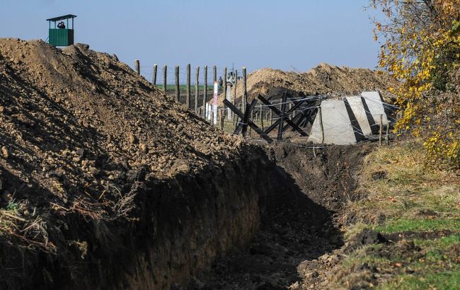 В Украине за два года оборудовали более 250 км противотанковых рвов на границе с РФ