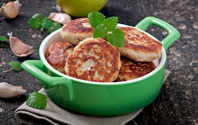 Соковиті котлети, як "у мами": простий домашній рецепт