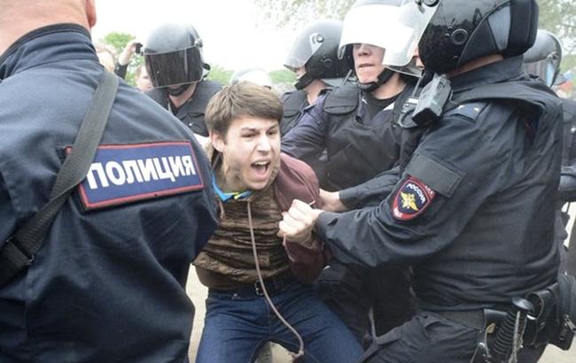 На акциях против коррупции в Москве и Санкт-Петербурге задержали около 1,2 тыс. человек