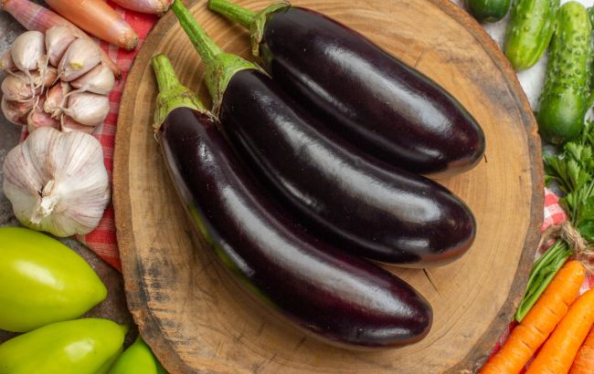 Консервовані баклажани в гострому соусі: 2 способи приготувати смачну закуску на зиму