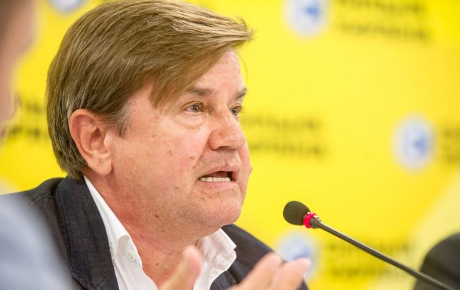 Політолог: дев'ять з десяти партій-лідерів соцдосліджень - опозиційні