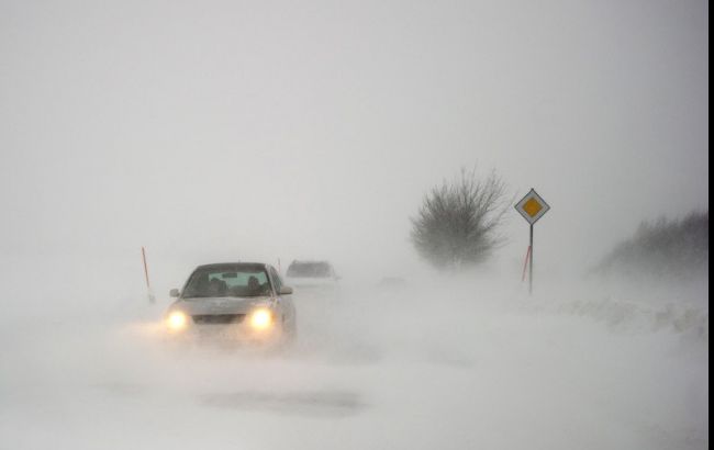 В Украине ограничено движение на дорогах в четырех областях