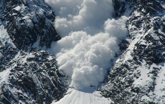 ДСНС попереджає про підвищену лавинну небезпеку в Карпатах