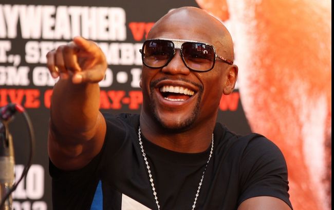 Боксер Флойд Мэйуэзер стал самой высокооплачиваемой знаменитостью по версии Forbes